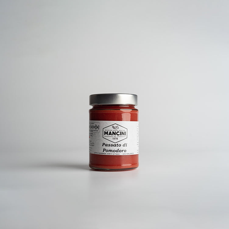 Passata di pomodoro e basilico